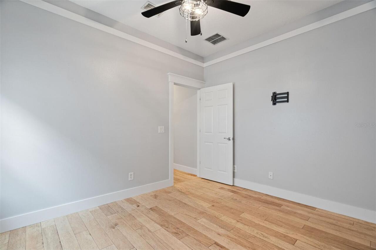 Listing Photo 22
