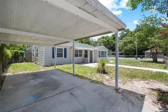 Listing Photo 8