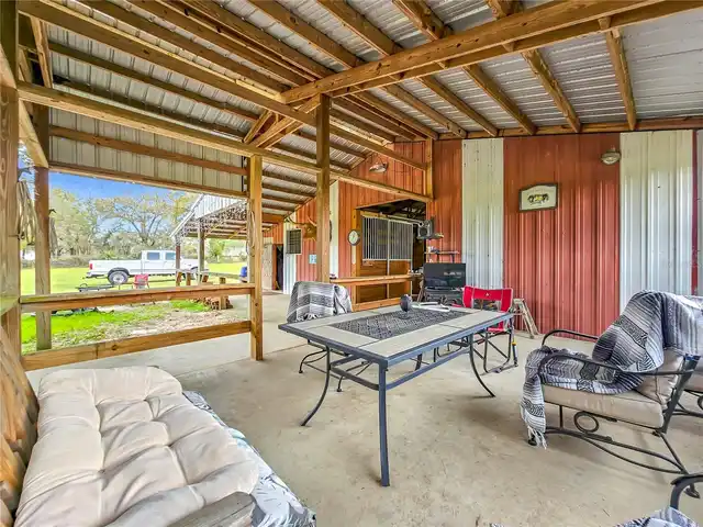 Listing Photo 12