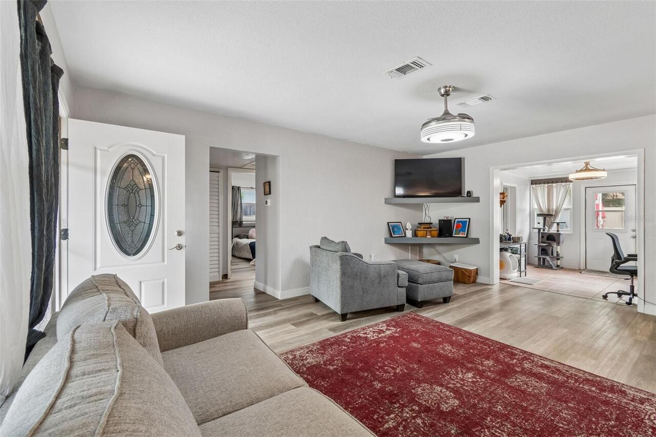Listing Photo 11
