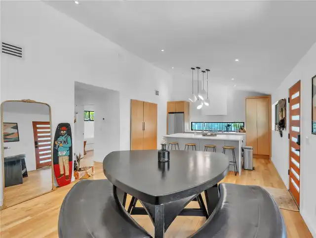 Listing Photo 10