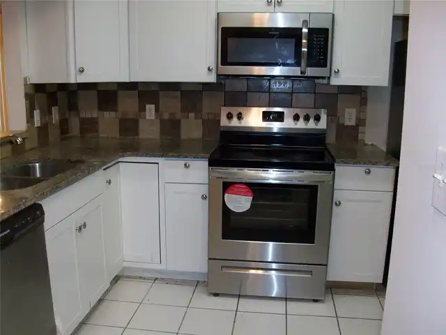 Listing Photo 9