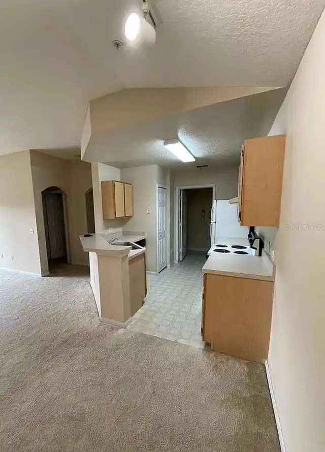 Listing Photo 10