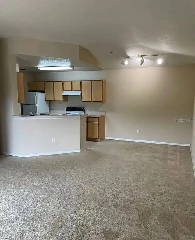 Listing Photo 12