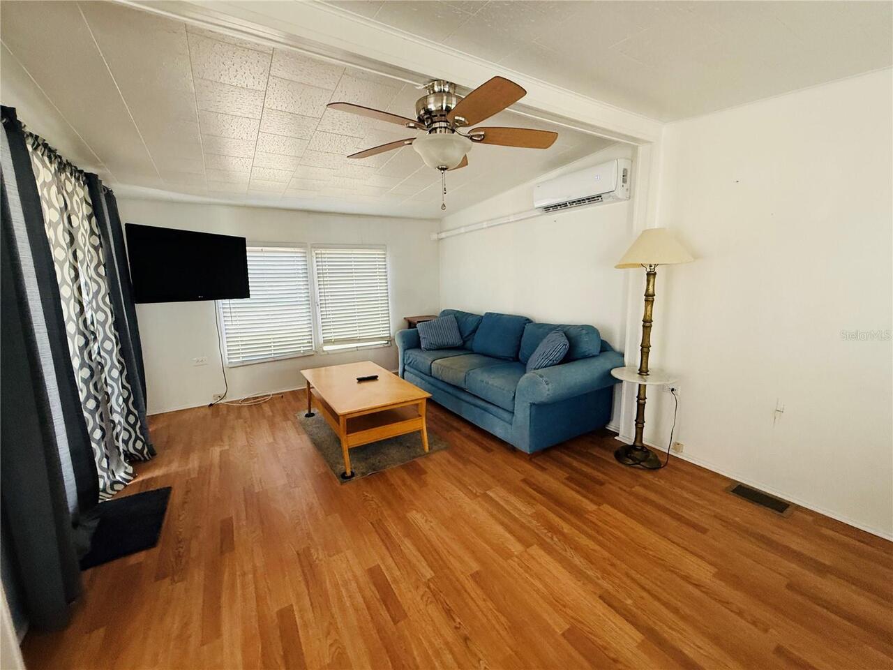 Listing Photo 9