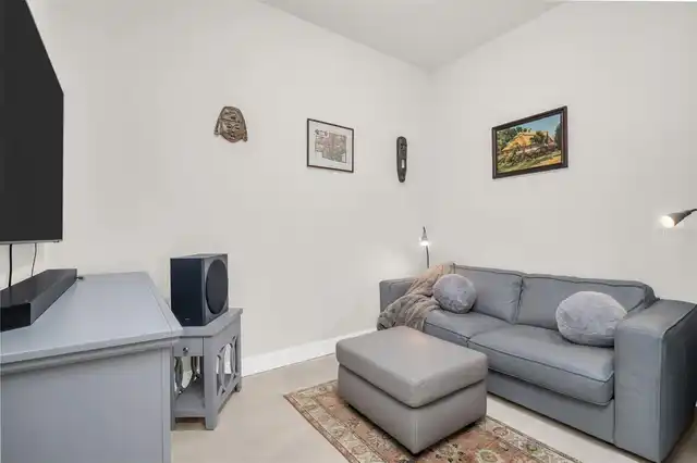 Listing Photo 32