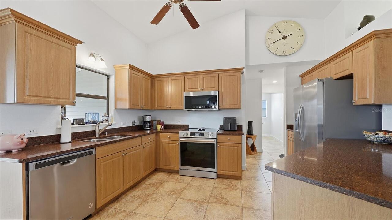 Listing Photo 11