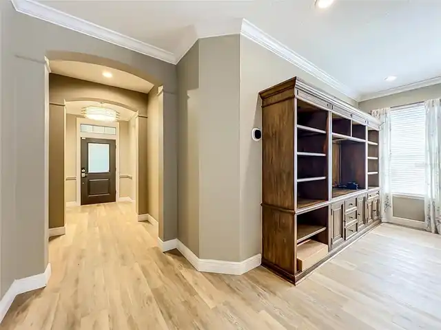 Listing Photo 8