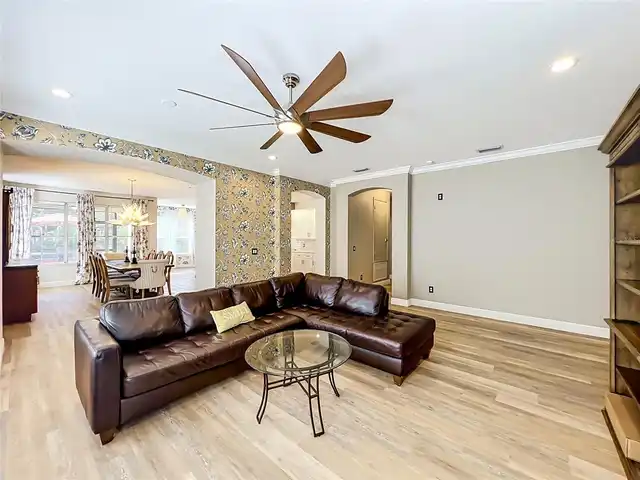 Listing Photo 9