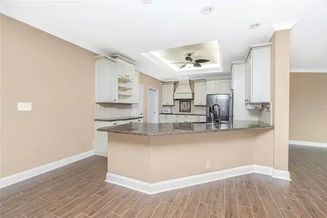 Listing Photo 17