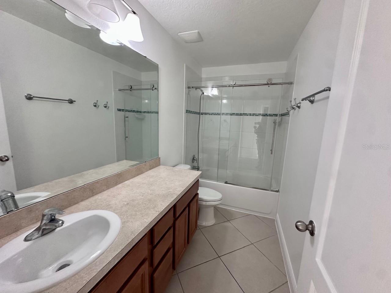 Listing Photo 11