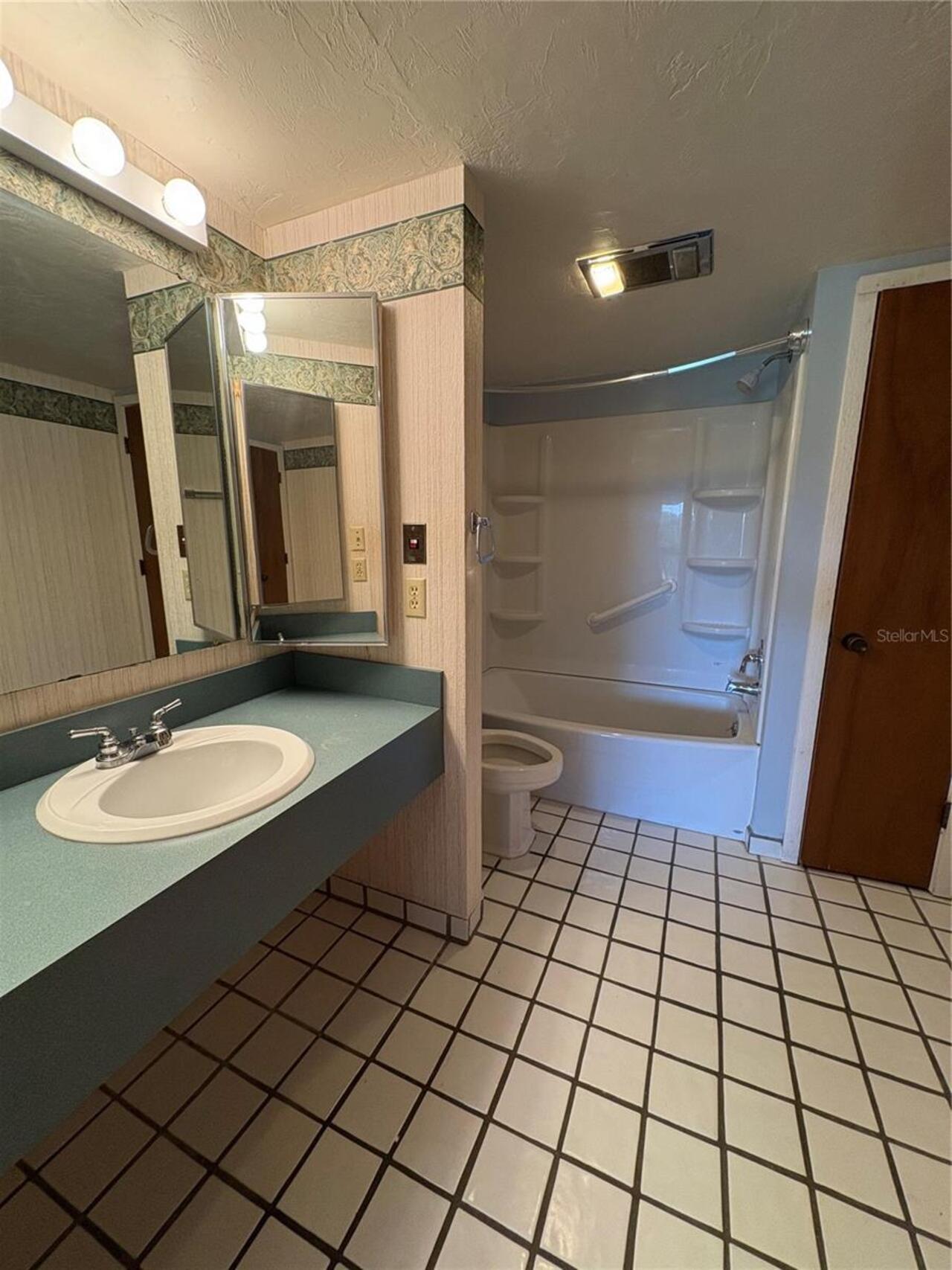 Listing Photo 6