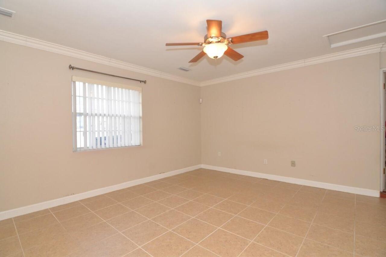 Listing Photo 12