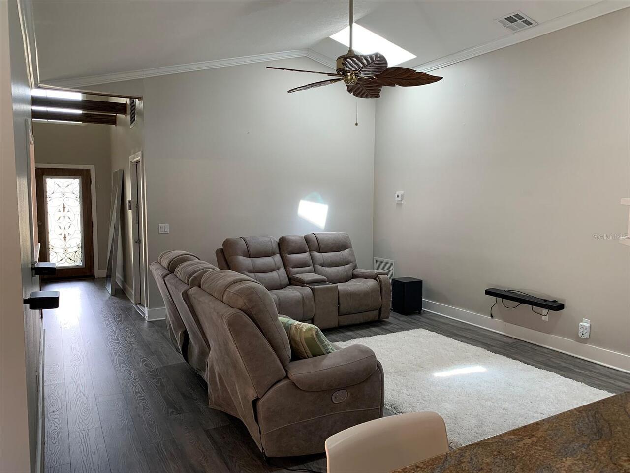 Listing Photo 10