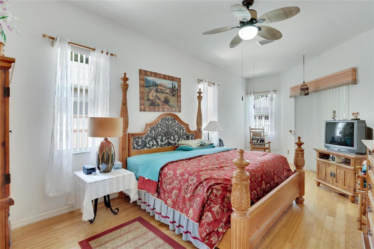 Listing Photo 11