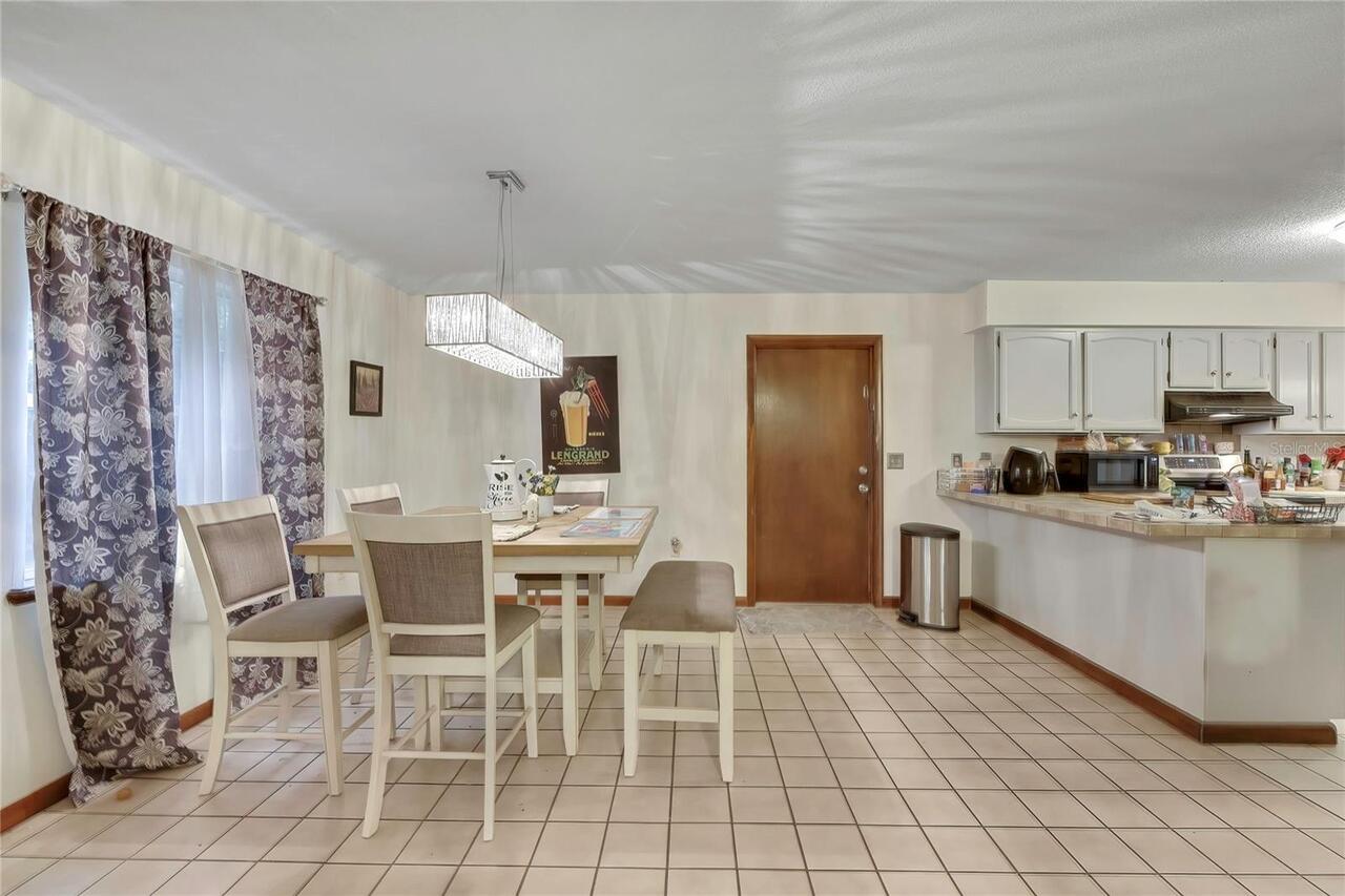 Listing Photo 8
