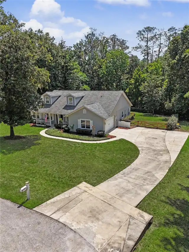 Listing Photo 12