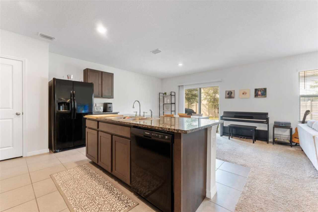 Listing Photo 14