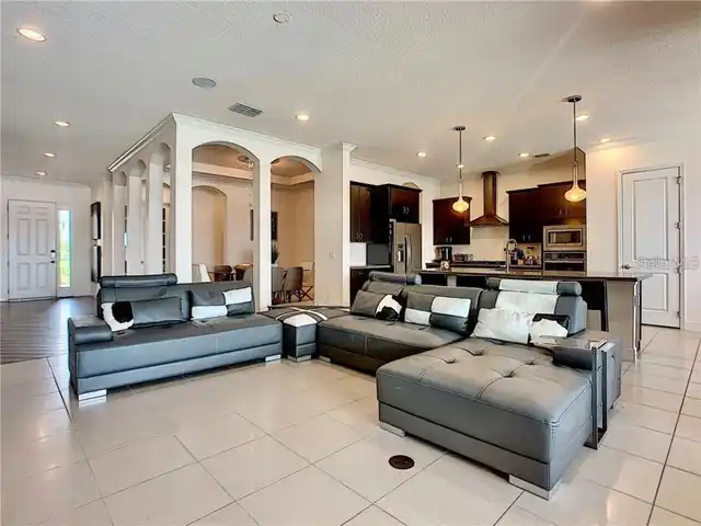 Listing Photo 7