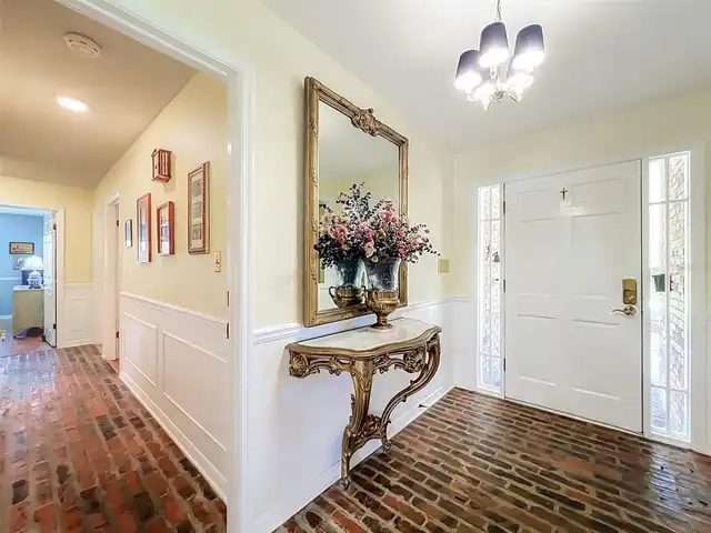 Listing Photo 9