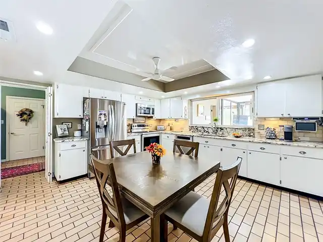 Listing Photo 17