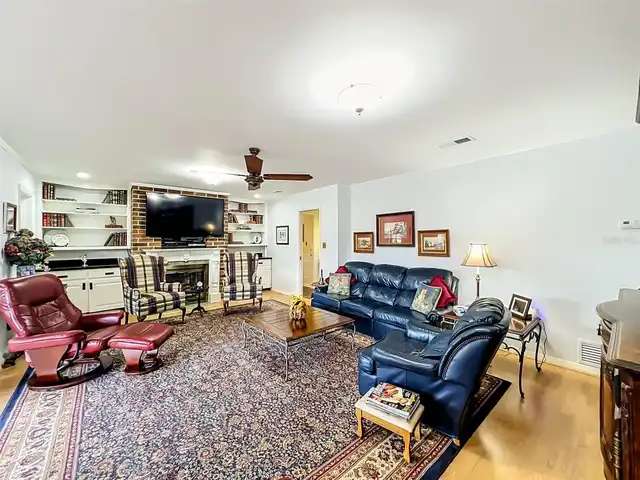 Listing Photo 22