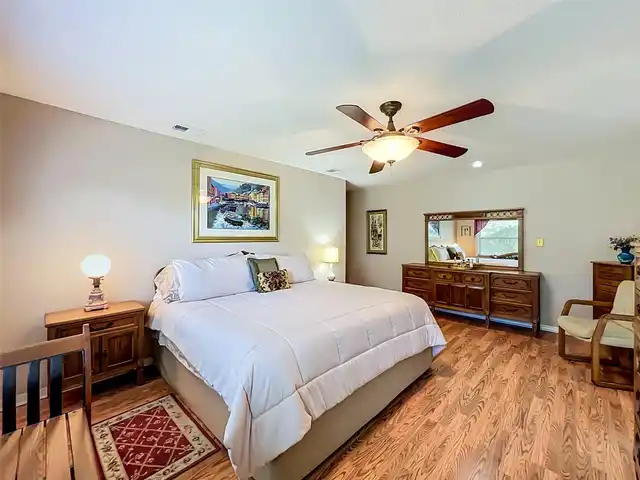 Listing Photo 28