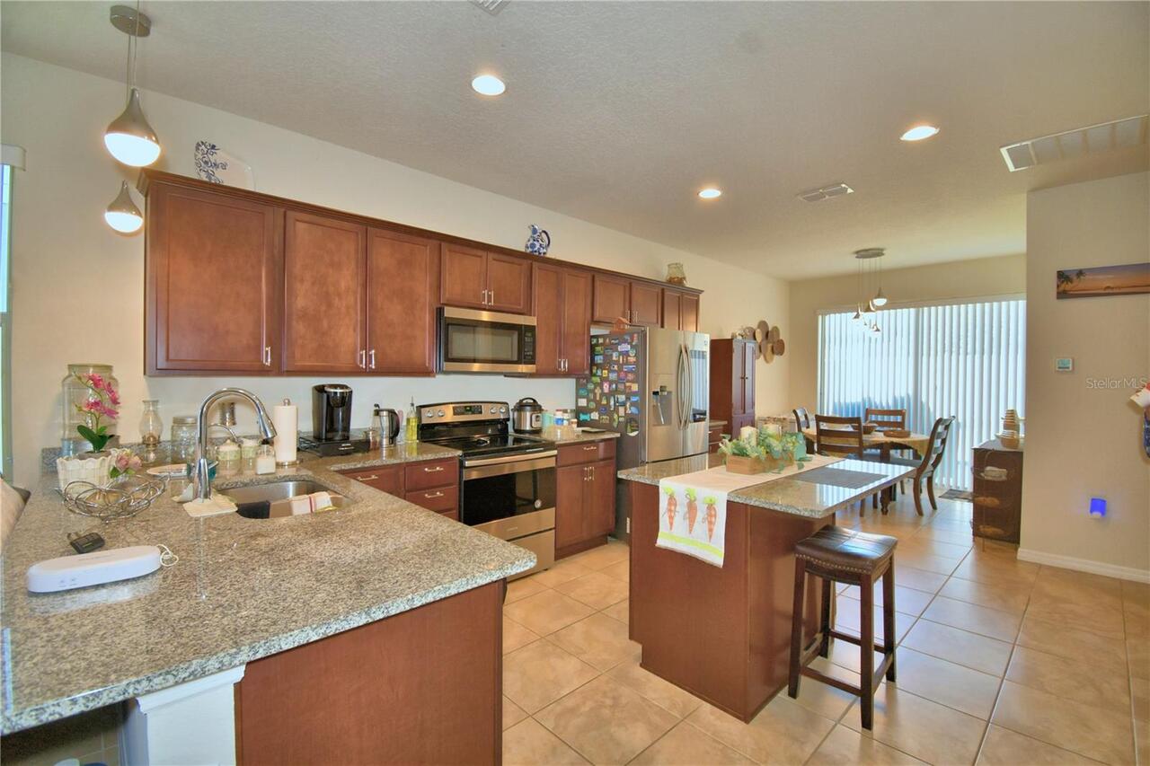 Listing Photo 12