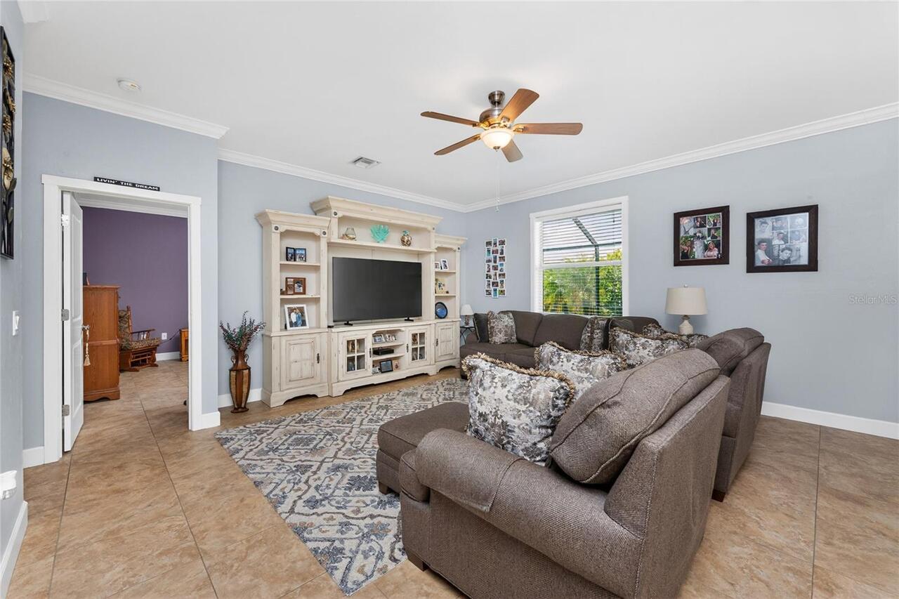 Listing Photo 14