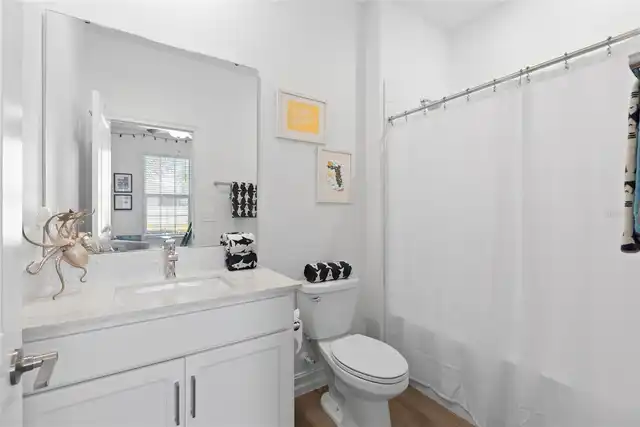 Listing Photo 10