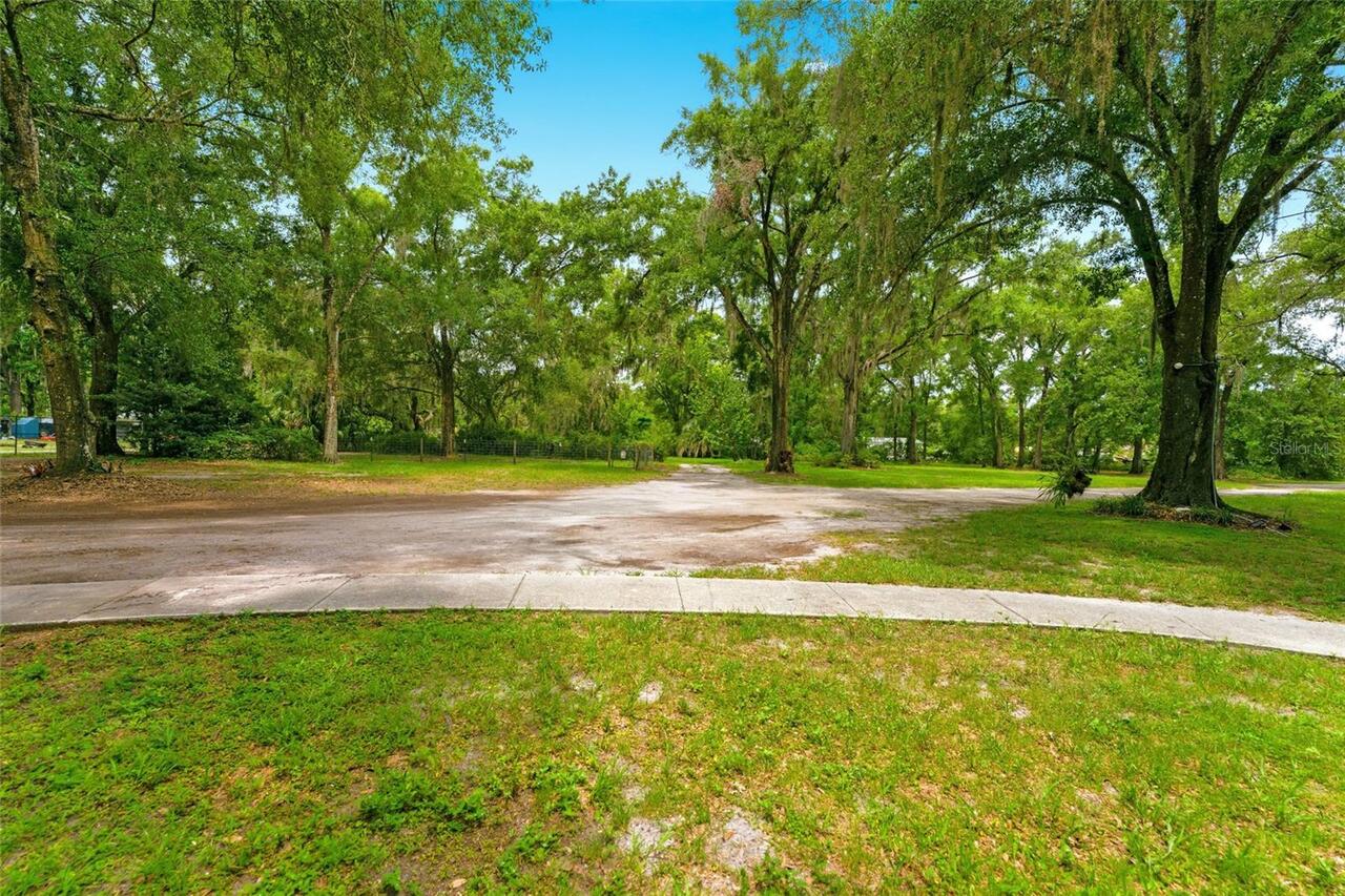 Listing Photo 11