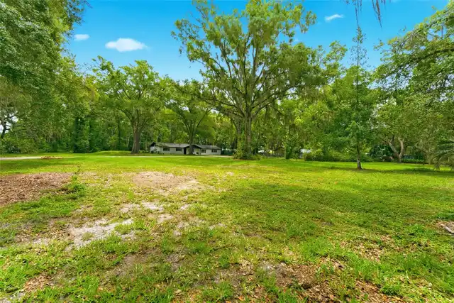 Listing Photo 11