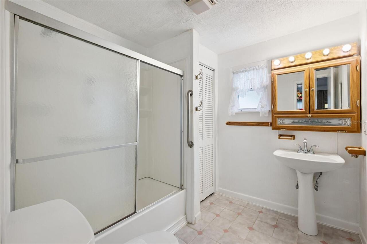 Listing Photo 17