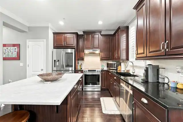 Listing Photo 15