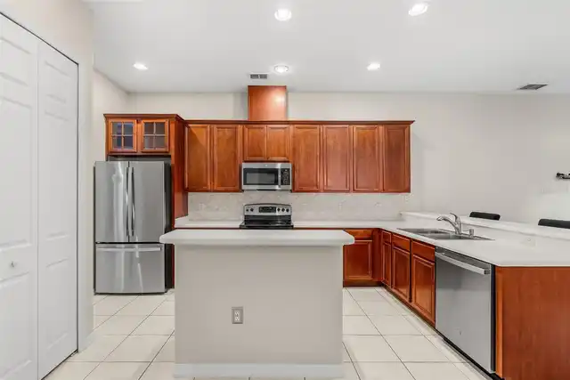 Listing Photo 9
