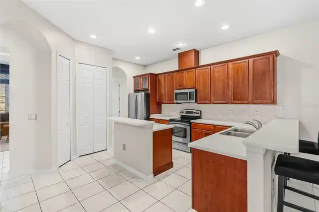 Listing Photo 11