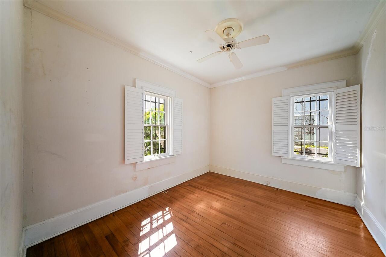 Listing Photo 8