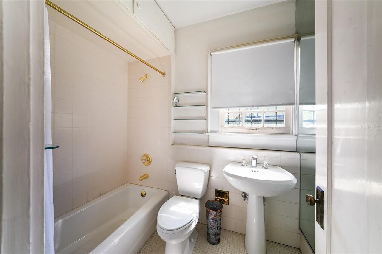 Listing Photo 11
