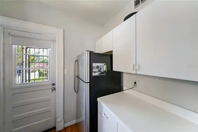 Listing Photo 10