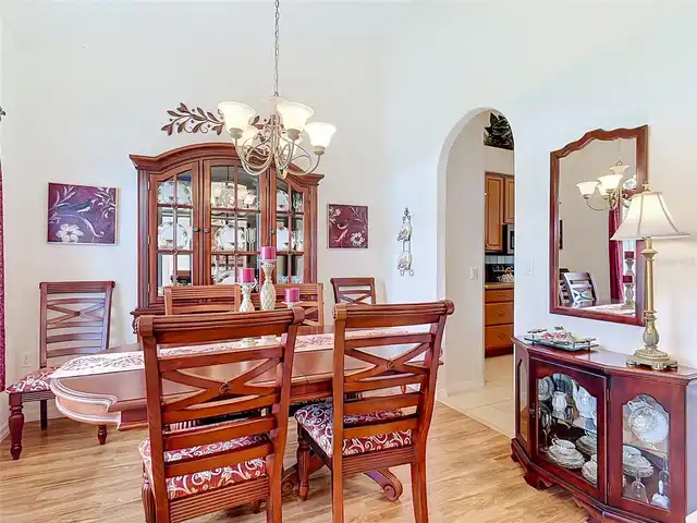 Listing Photo 12