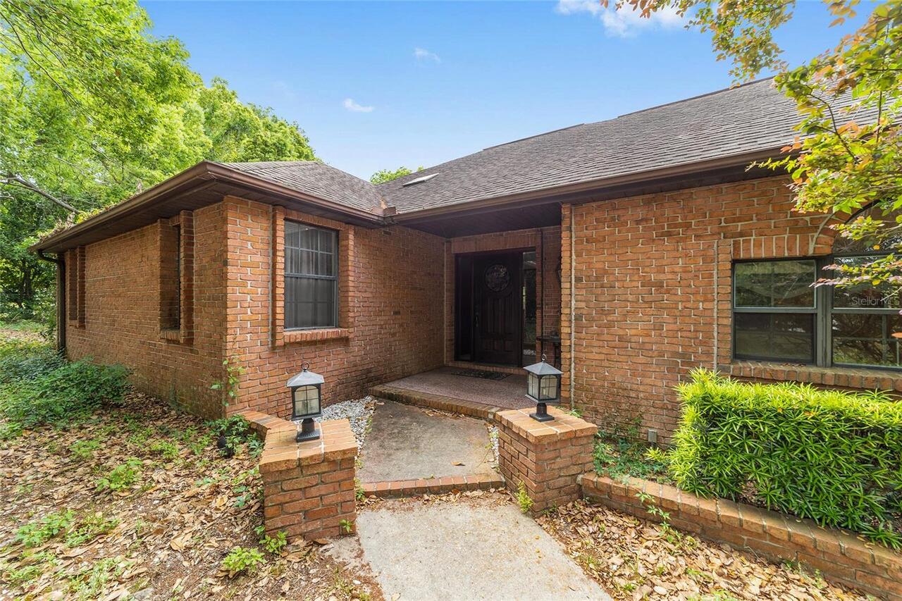 Listing Photo 10