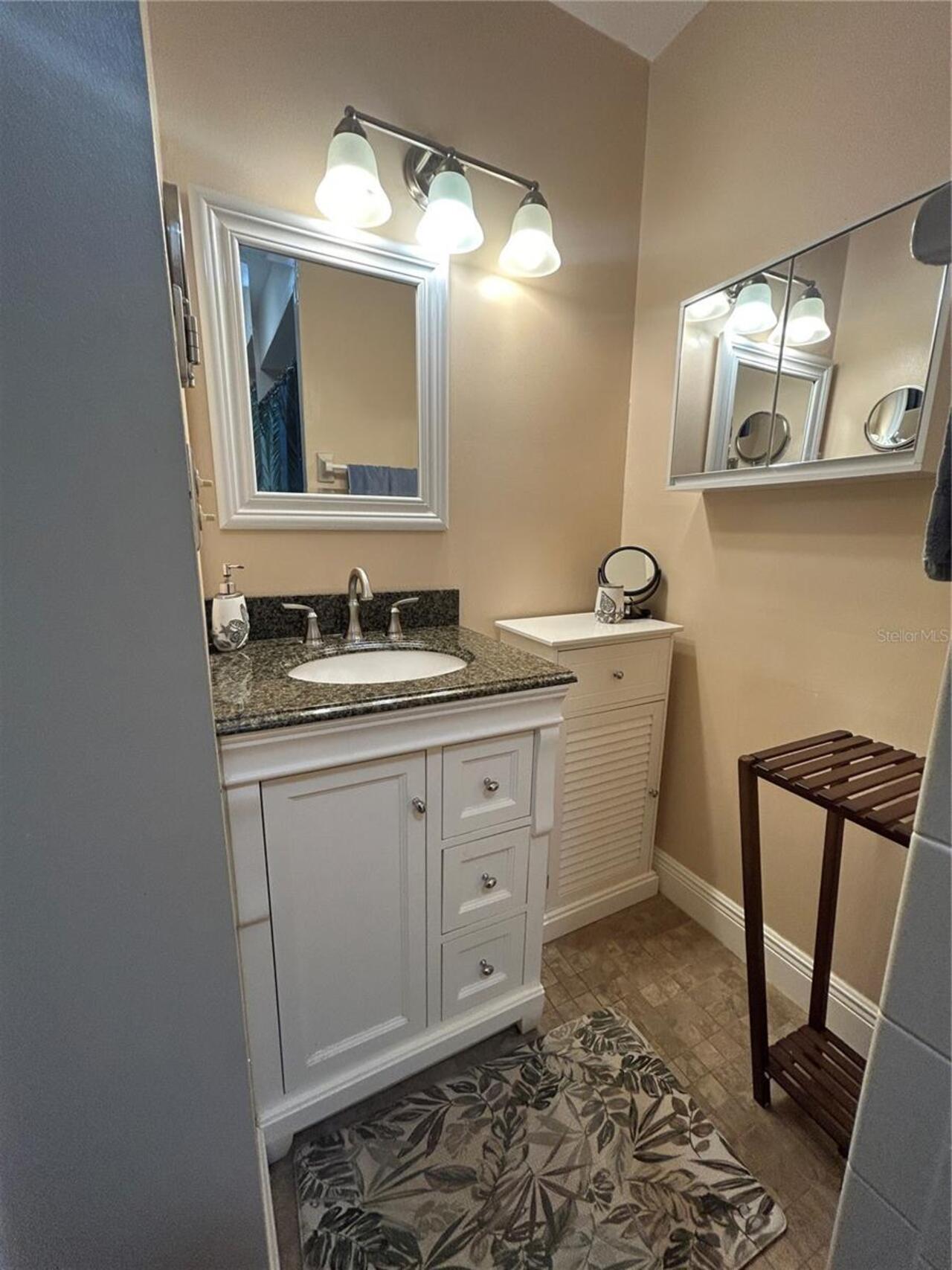 Listing Photo 12