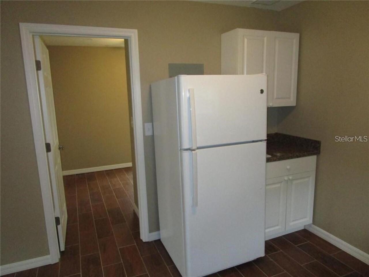 Listing Photo 8