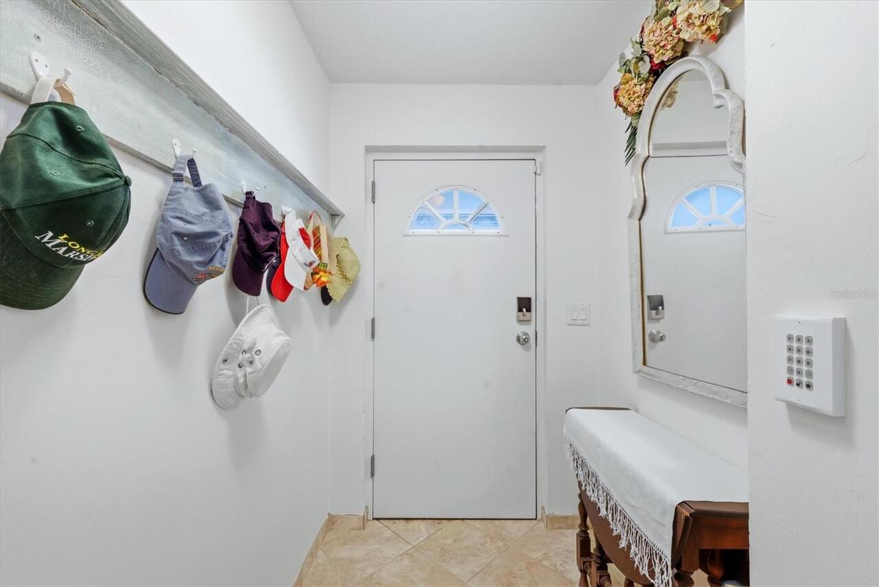 Listing Photo 11