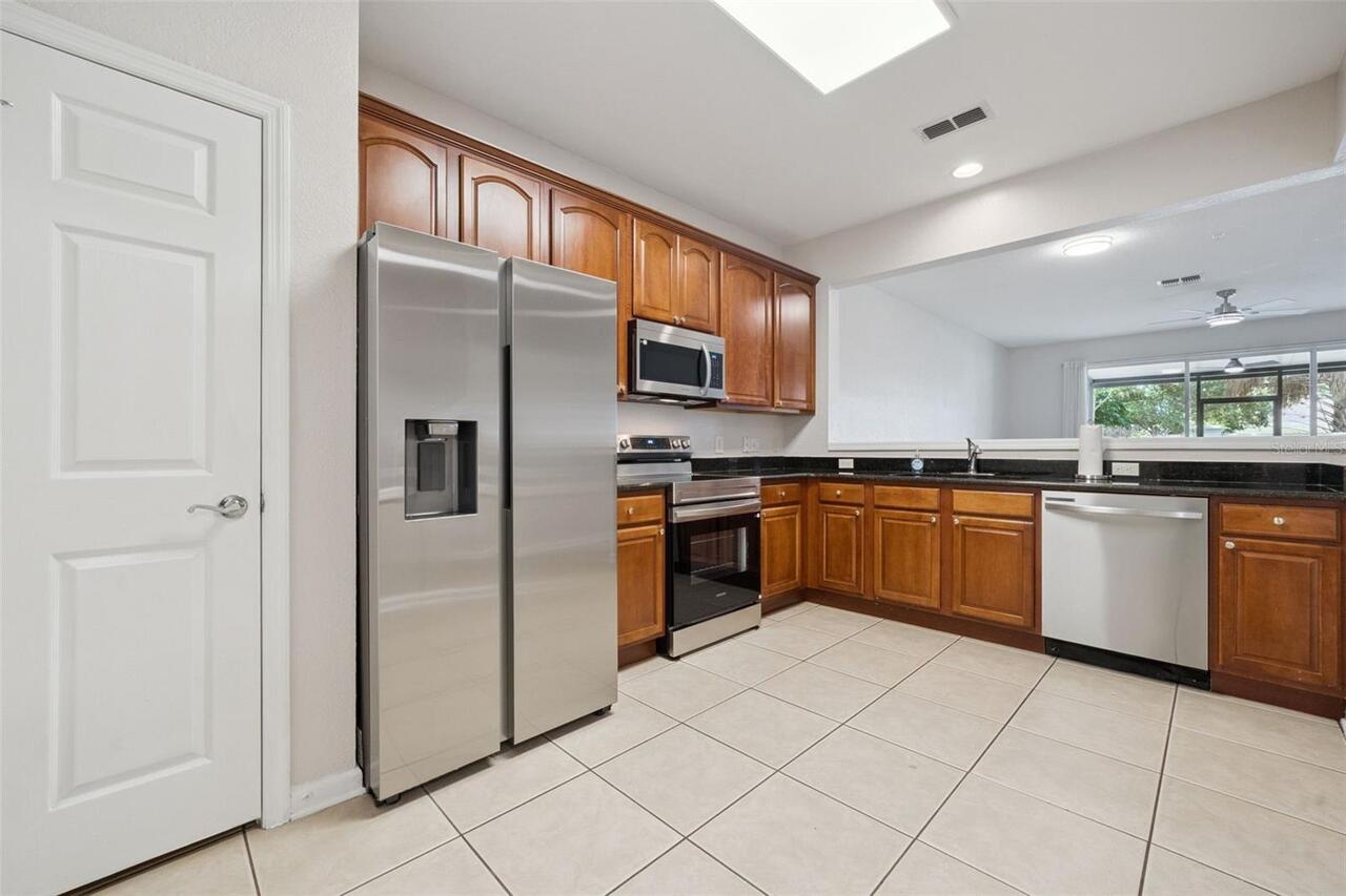 Listing Photo 8