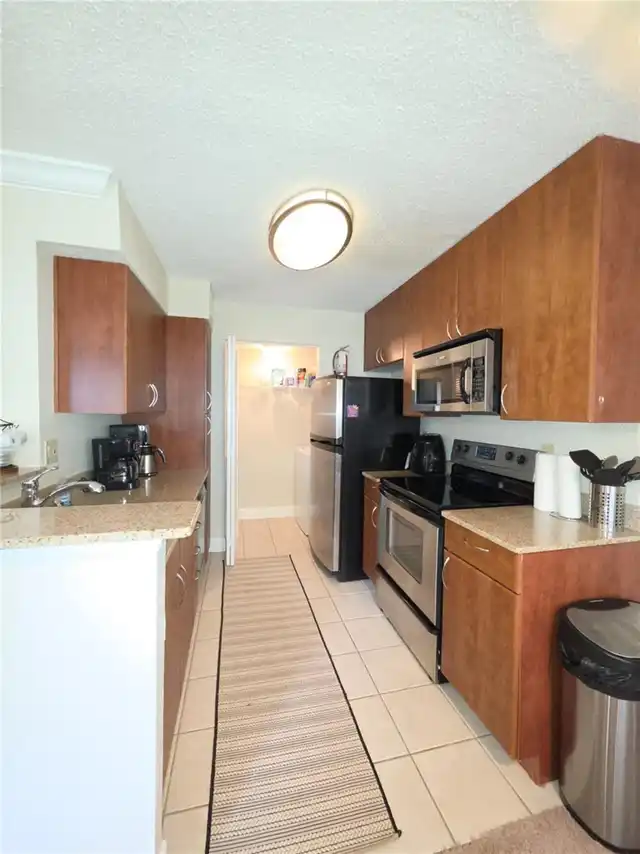 Listing Photo 12