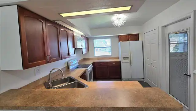 Listing Photo 7
