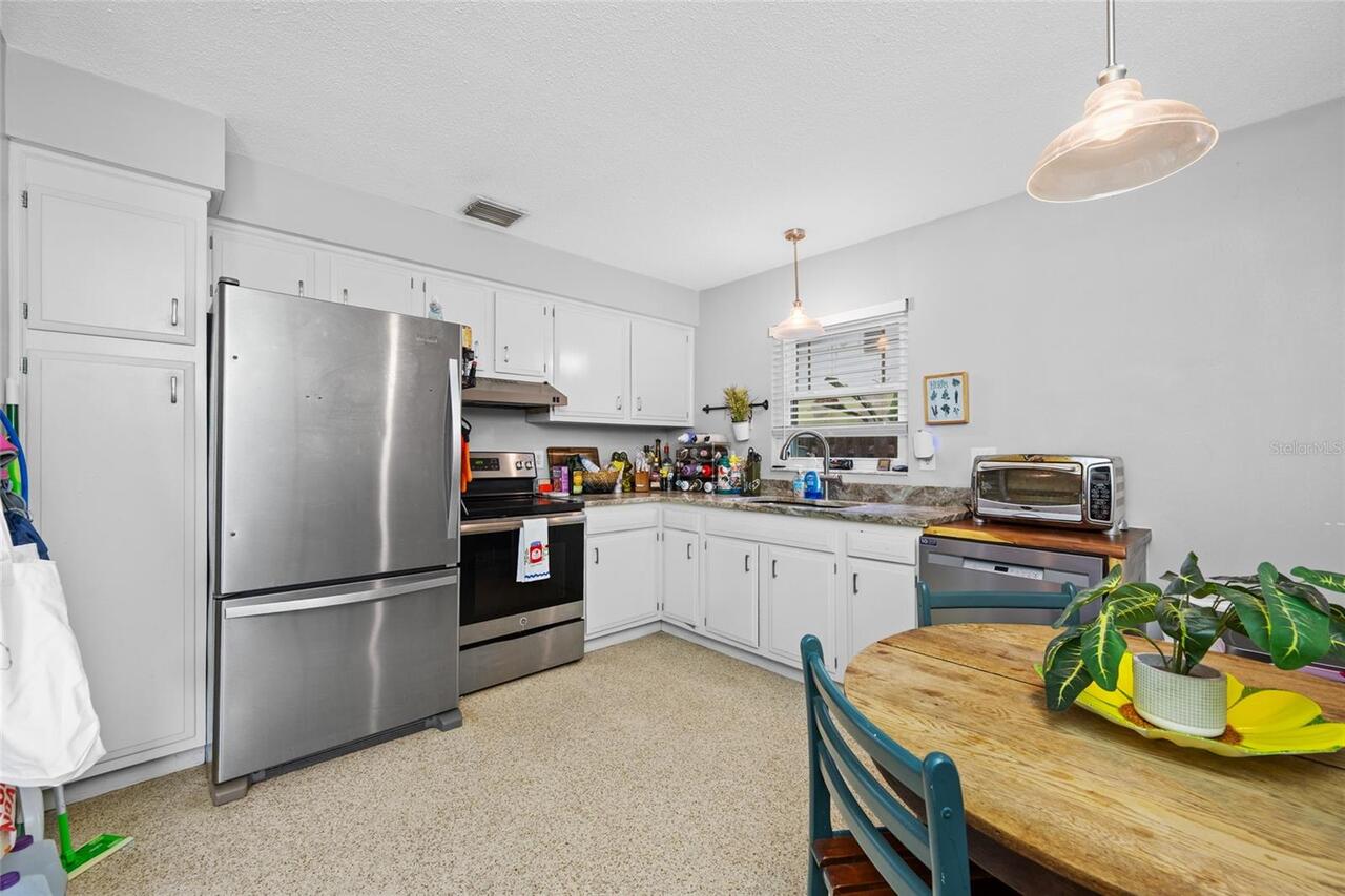 Listing Photo 7