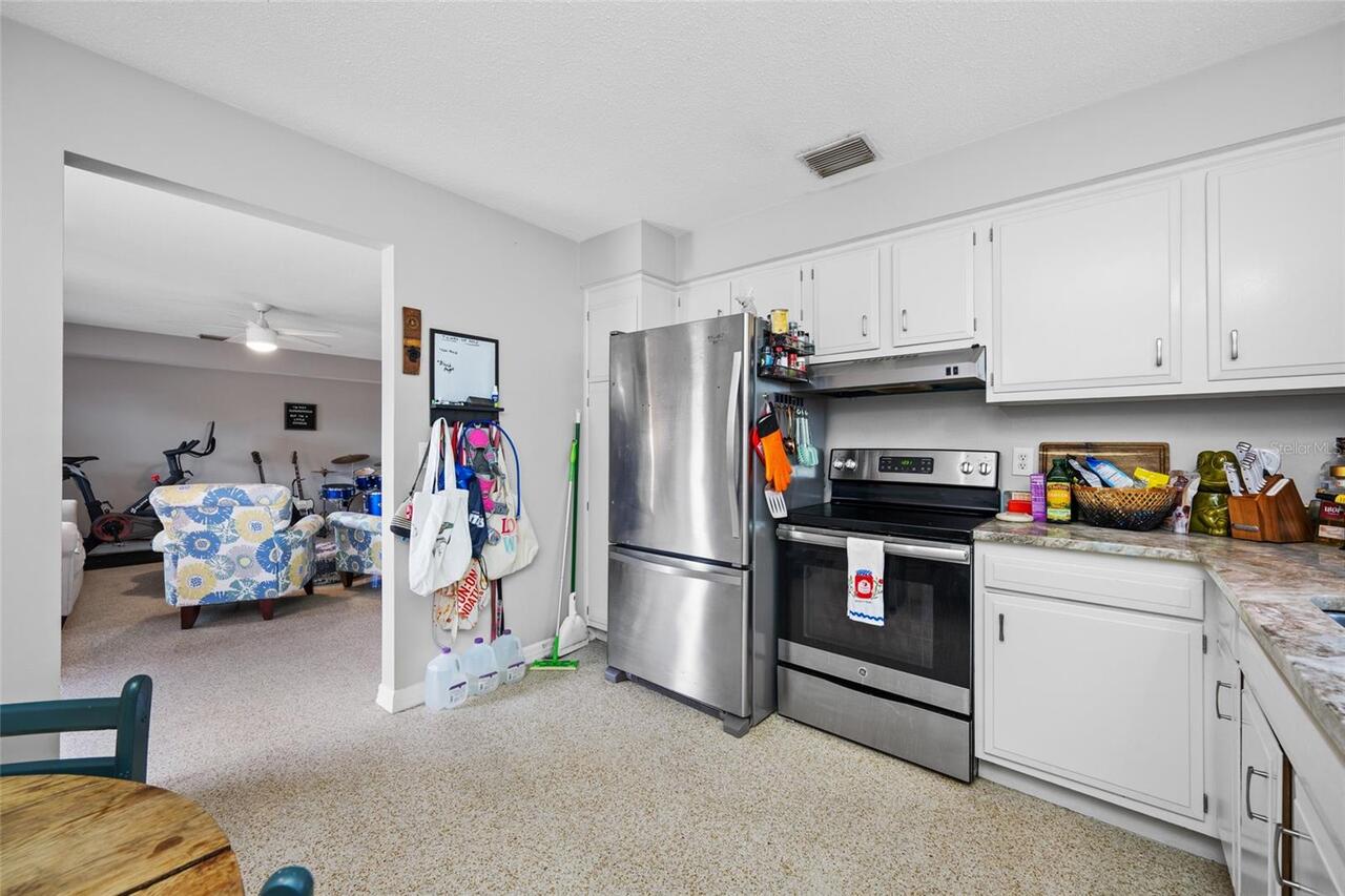 Listing Photo 9