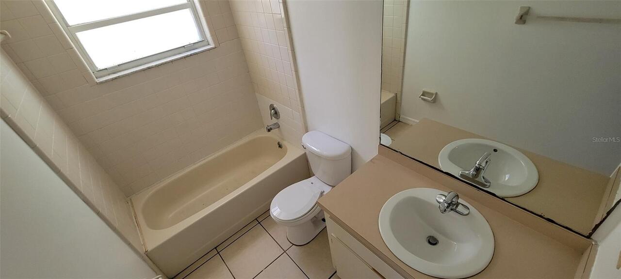 Listing Photo 12